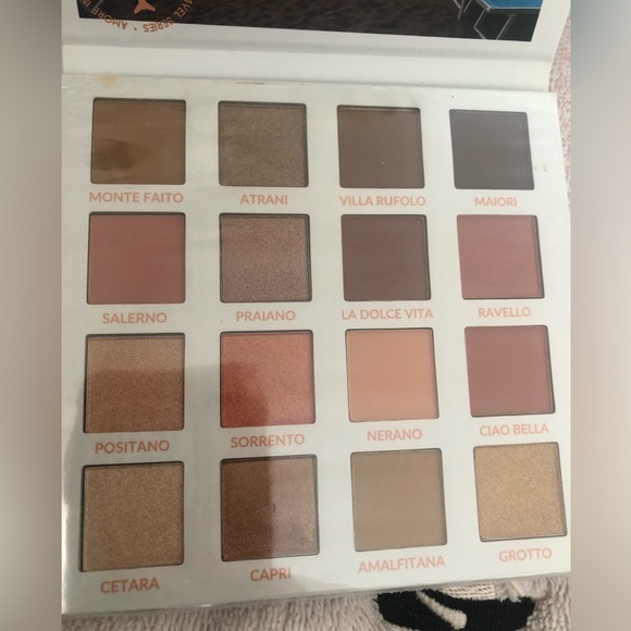 BH cosmetic - Amalfi eyeshadow pallet - Picture 3 of 4